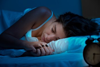 Verbesserte Schlafqualität dank freier Nasenatmung